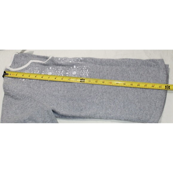 Vtg St. John's Bay Women's XL Sweater Grey Embroiled Floral Sweat heart Neck - Picture 8 of 8